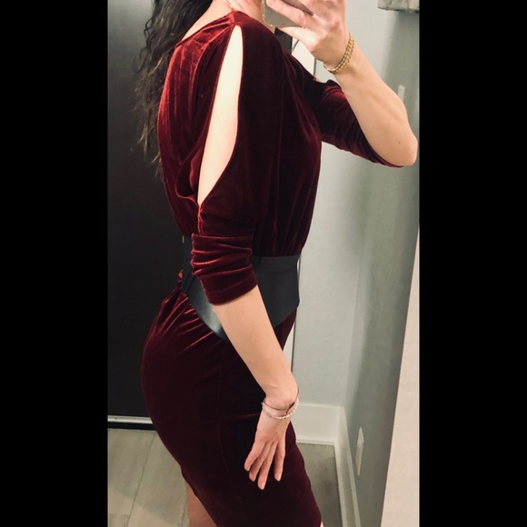 Y2K designer Sexy stretch shoulder cut out wine velvet or maternity dress - Picture 4 of 7